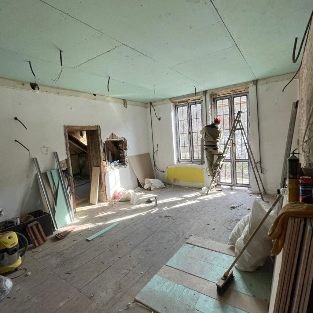 View of 4 Apartments That Turn Up The Dial On Industrial Style